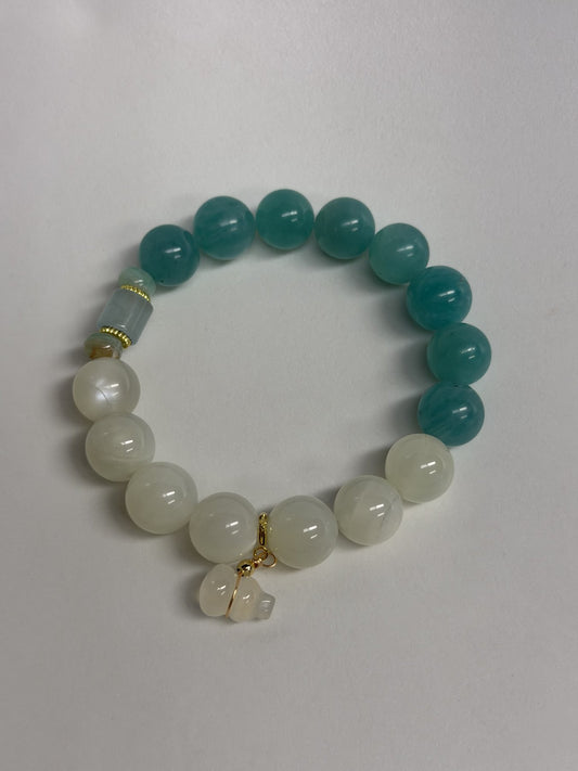 Crystal colour and bead design reference for Jade & Ivory custom pet necklace; photo shows a bracelet, not a finished pet necklace